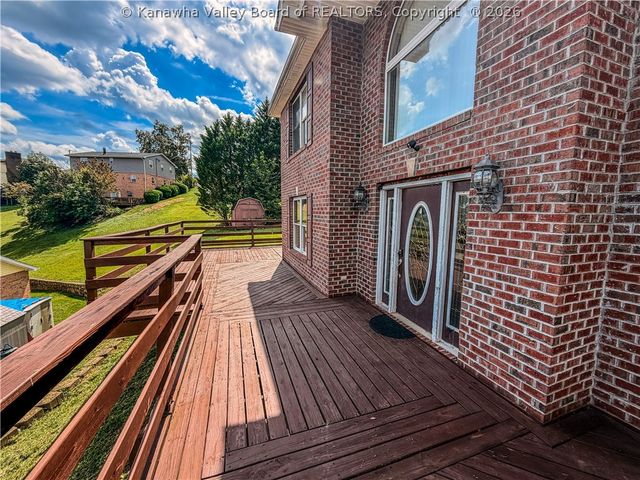2 Hidden CV Road, Charleston, WV 25313