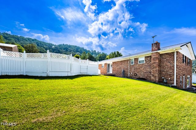 103 Valley View Drive, Rogersville, TN 37857