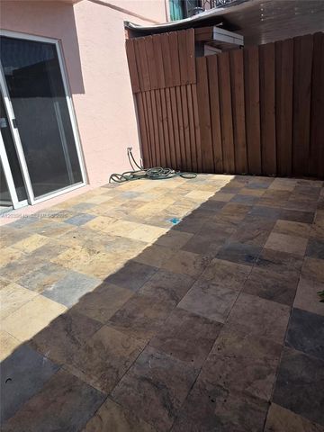 2154 W 60th Street 12111, Hialeah, FL 33016