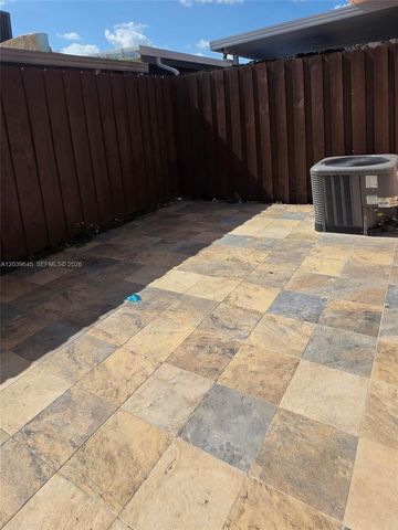 2154 W 60th Street 12111, Hialeah, FL 33016