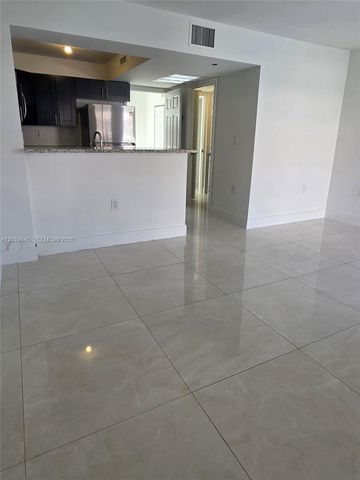 2154 W 60th Street 12111, Hialeah, FL 33016