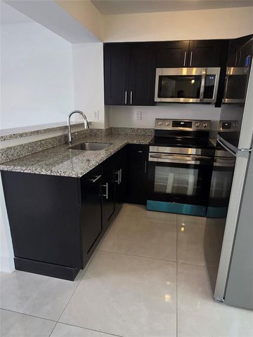 2154 W 60th Street 12111, Hialeah, FL 33016