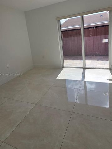 2154 W 60th Street 12111, Hialeah, FL 33016
