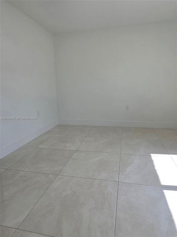 2154 W 60th Street 12111, Hialeah, FL 33016
