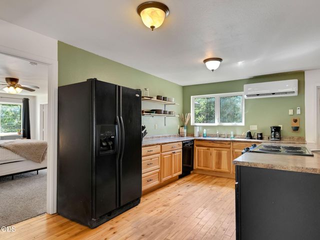 6508 Michael Road, La Pine, OR 97739