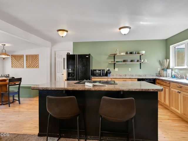 6508 Michael Road, La Pine, OR 97739