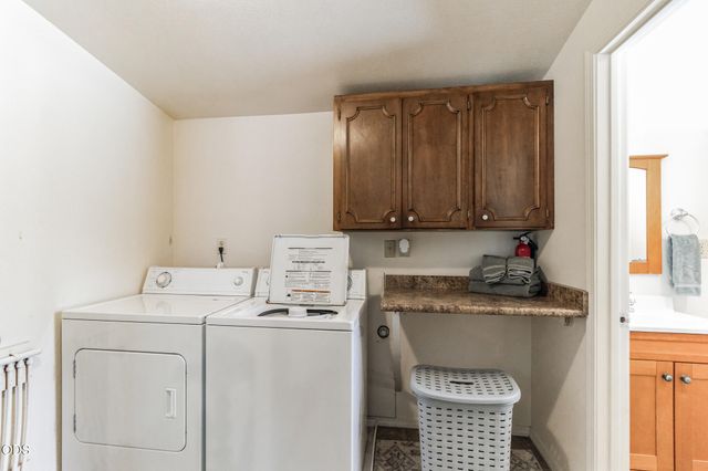 6508 Michael Road, La Pine, OR 97739