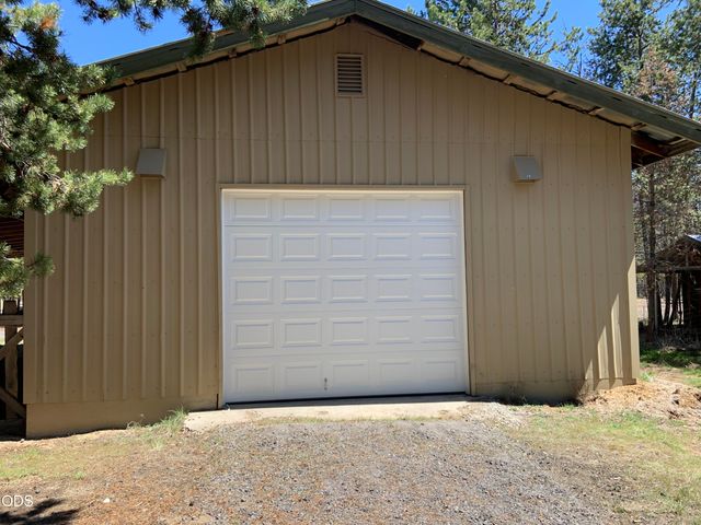 6508 Michael Road, La Pine, OR 97739