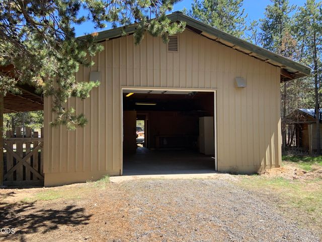 6508 Michael Road, La Pine, OR 97739