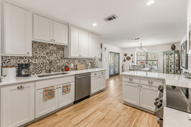 1905 Rollingwood Drive, Huntsville, TX 77340