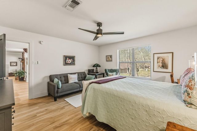 1905 Rollingwood Drive, Huntsville, TX 77340