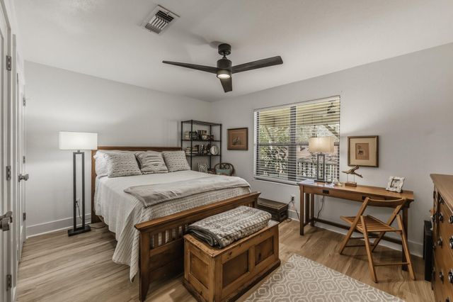 1905 Rollingwood Drive, Huntsville, TX 77340