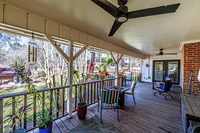 1905 Rollingwood Drive, Huntsville, TX 77340