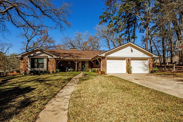 1905 Rollingwood Drive, Huntsville, TX 77340