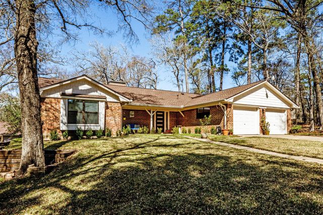1905 Rollingwood Drive, Huntsville, TX 77340