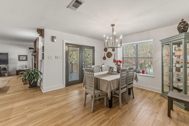 1905 Rollingwood Drive, Huntsville, TX 77340