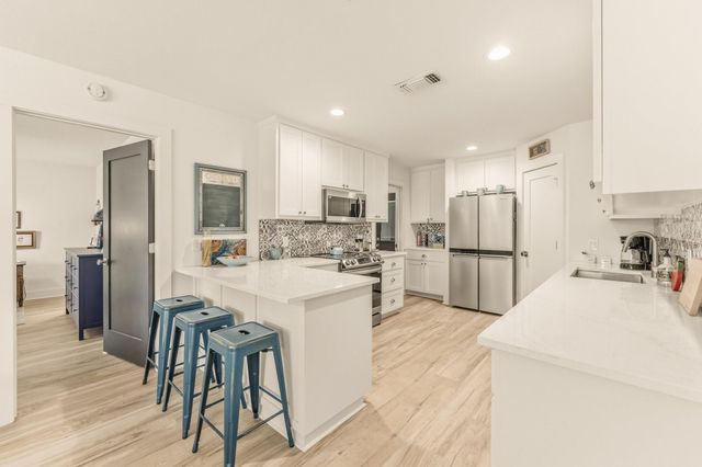 1905 Rollingwood Drive, Huntsville, TX 77340