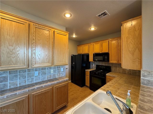 964 Coatbridge Street, Las Vegas, NV 89145