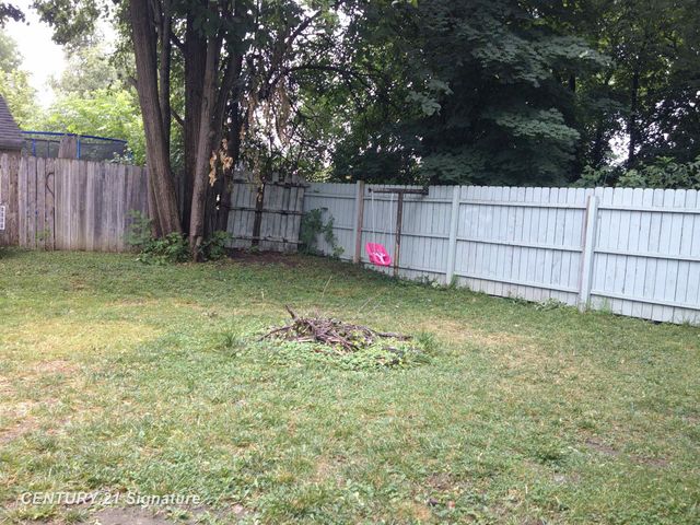 909 Barrie Avenue, Flint, MI 48507