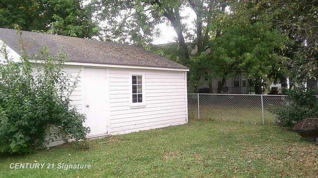 909 Barrie Avenue, Flint, MI 48507