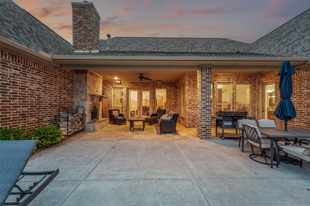 316 Bear Country Drive, Aledo, TX 76008