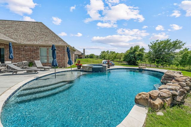 316 Bear Country Drive, Aledo, TX 76008
