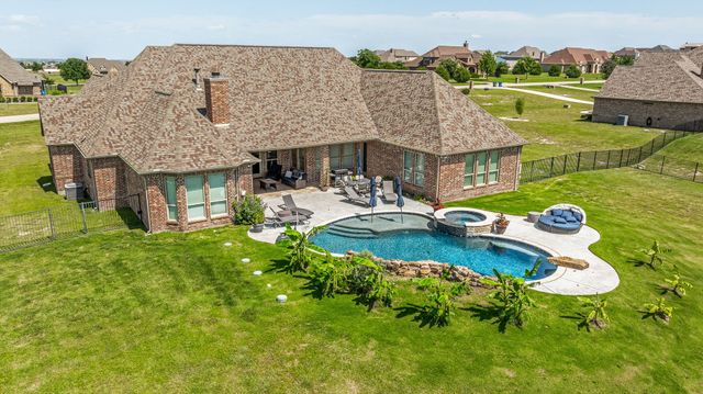 316 Bear Country Drive, Aledo, TX 76008