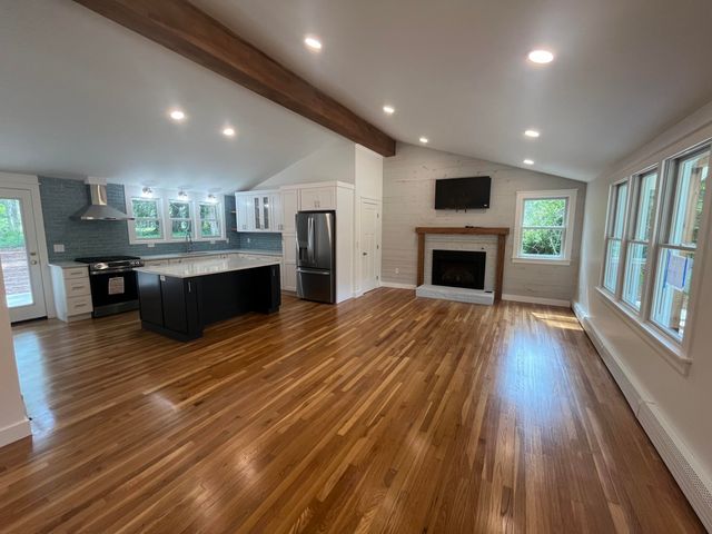 76 Sippewissett Road, Falmouth, MA 02540