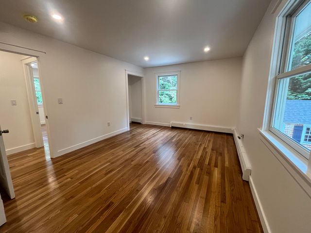 76 Sippewissett Road, Falmouth, MA 02540
