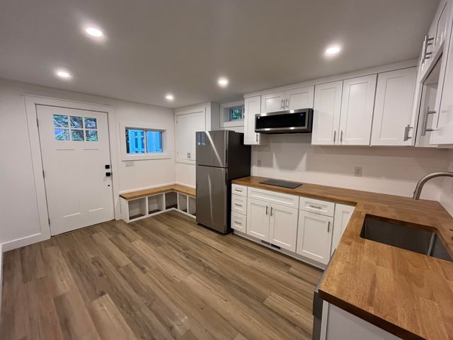 76 Sippewissett Road, Falmouth, MA 02540