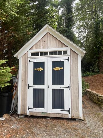 76 Sippewissett Road, Falmouth, MA 02540