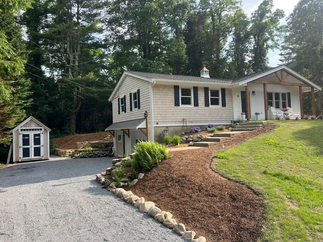 76 Sippewissett Road, Falmouth, MA 02540