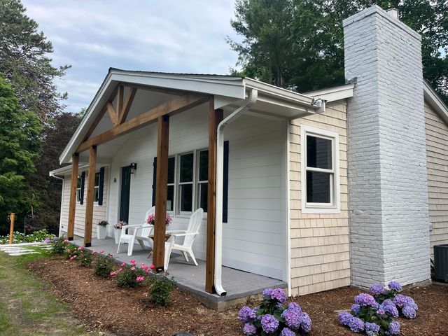 76 Sippewissett Road, Falmouth, MA 02540