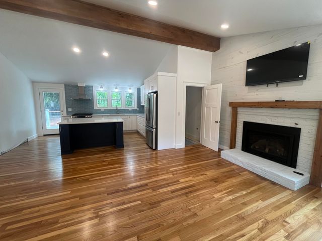 76 Sippewissett Road, Falmouth, MA 02540