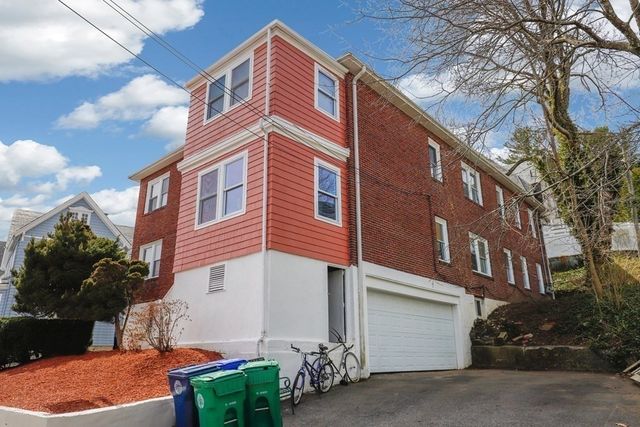 62 Algonquin Rd. 1A, Newton, MA 02467