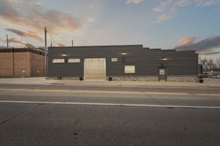 206 W Louis Glick Highway, Jackson, MI 49201