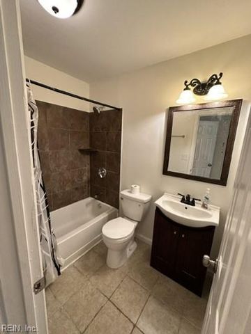 458 Falling LN, Virginia Beach, VA 23454