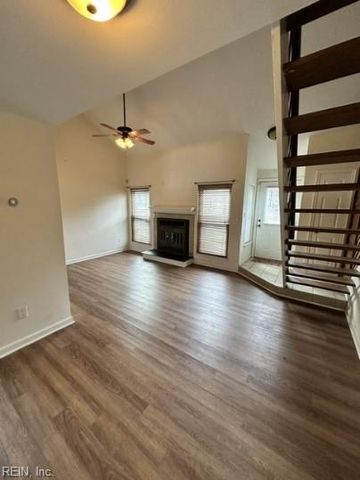 458 Falling LN, Virginia Beach, VA 23454