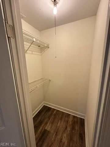 458 Falling LN, Virginia Beach, VA 23454