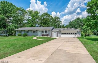 794 Robinhood Drive, Aurora, OH 44202