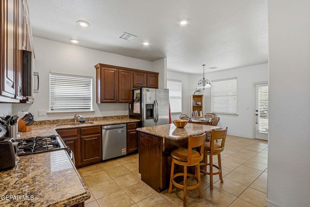 7267 CAMINO DEL SOL Drive, El Paso, TX 79911