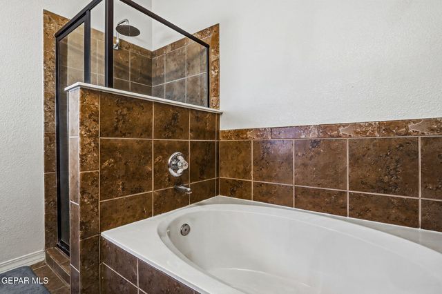 7267 CAMINO DEL SOL Drive, El Paso, TX 79911