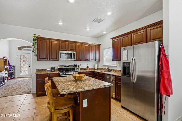 7267 CAMINO DEL SOL Drive, El Paso, TX 79911