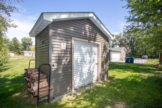 1430 N Veden Road, Chesterton, IN 46304
