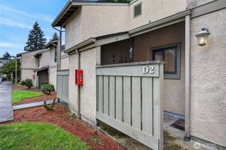 10037 NE 138th Place #D2, Kirkland, WA 98034