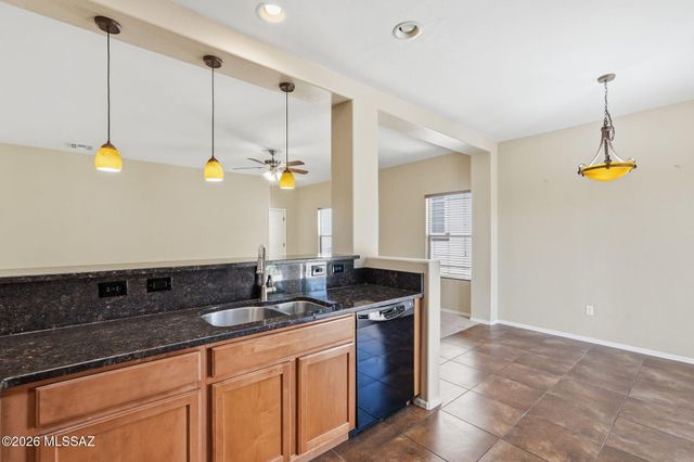 954 W Calle Valenciana, Sahuarita, AZ 85629