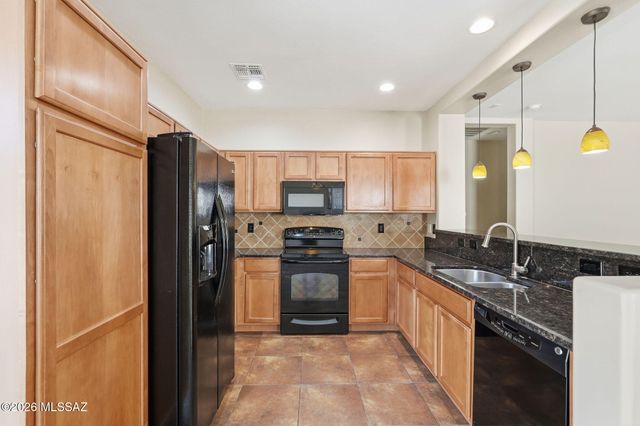954 W Calle Valenciana, Sahuarita, AZ 85629