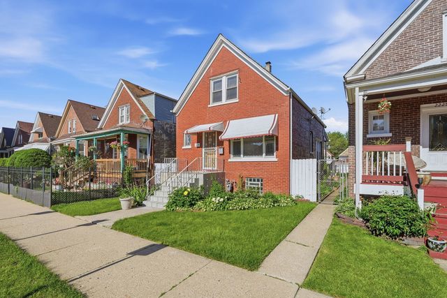 2229 N Kedvale Avenue, Chicago, IL 60639