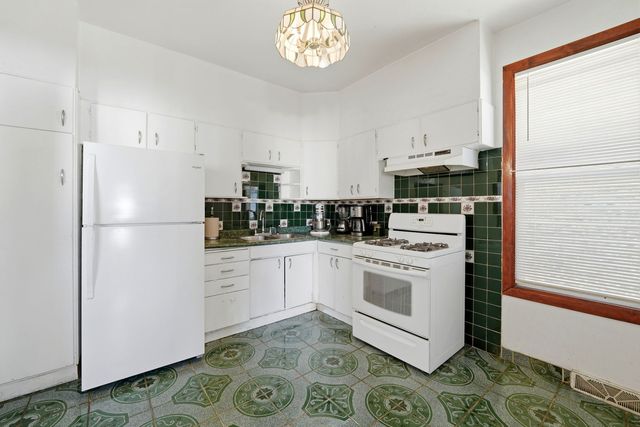2229 N Kedvale Avenue, Chicago, IL 60639