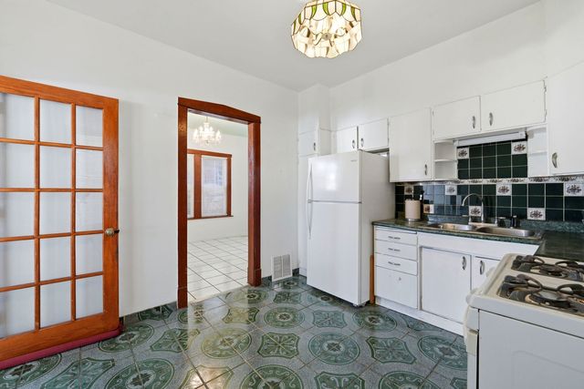 2229 N Kedvale Avenue, Chicago, IL 60639